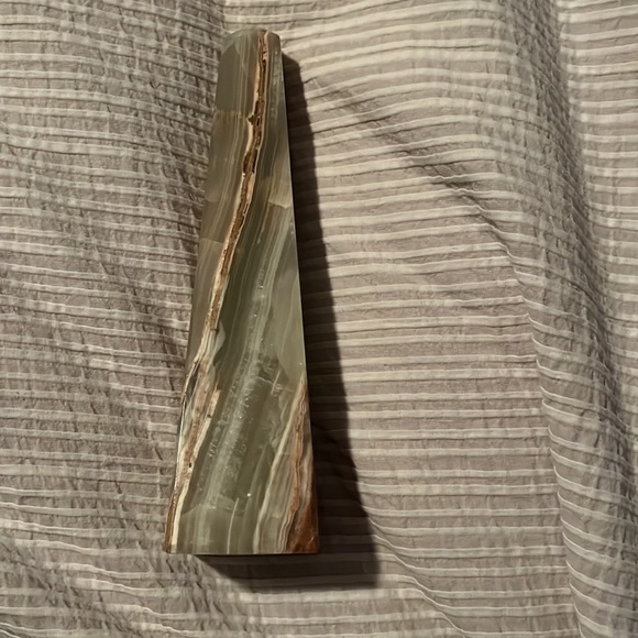 green onyx crystal tower, high quality - Picture 4 of 6